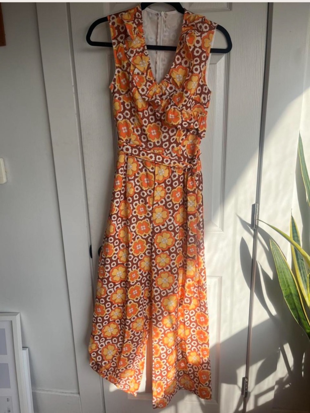 NWT 1970s inspired V-neck Floral Belted Sleeveless Jumpsuit